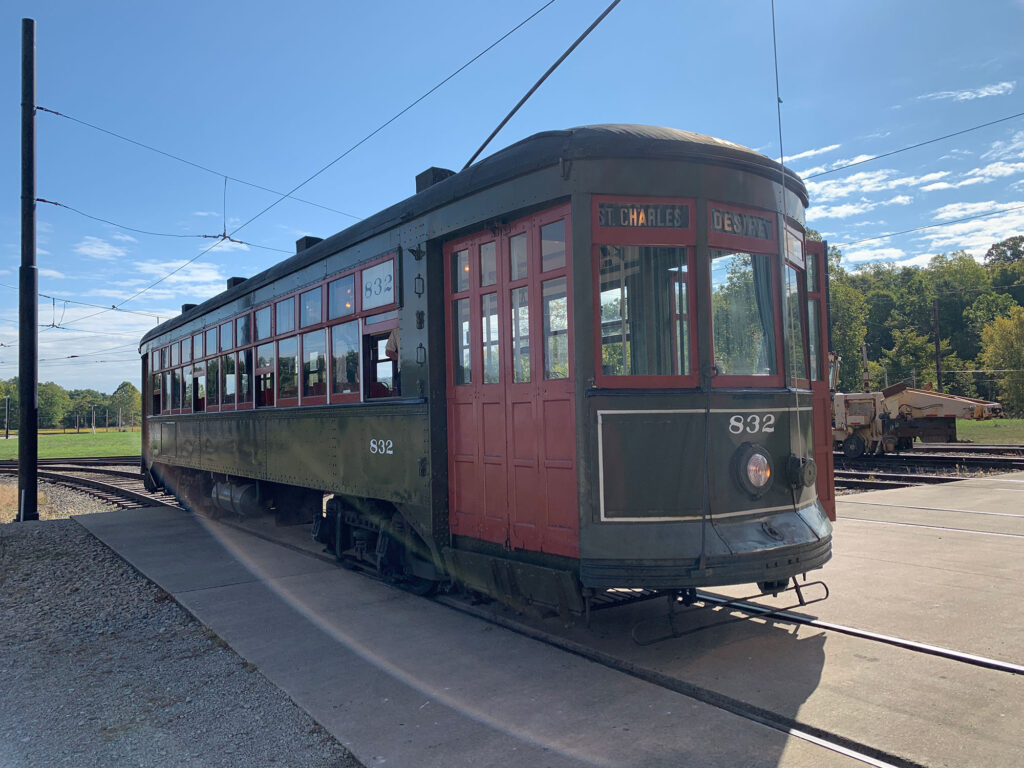 green streetcar outside the Pennsylvania Trolley Museum