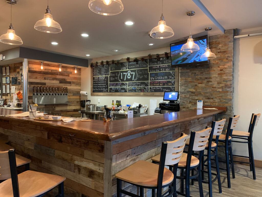 the L-shaped bar at the 1787 Brewing Company in Hamburg, PA